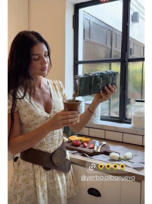 Alba Nueva Tradicional - Zaira Nara Yerbája [Argentína]