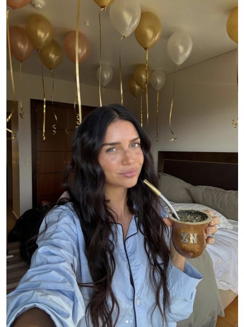 Alba Nueva Tradicional - Zaira Nara Yerbája [Argentína]